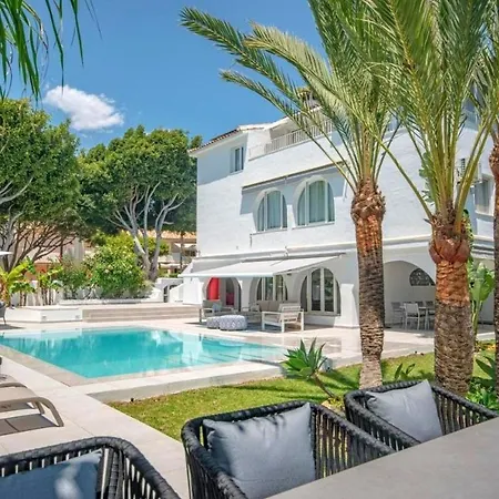 En Costabella Villa *