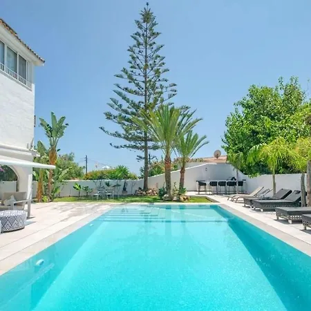 En Costabella Villa Marbella